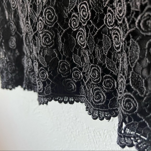 Black Lace Rose Detail Crop Top - Picture 3 of 6